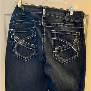 Ariat Dresden Straight Leg Jeans 33R 32” inseam